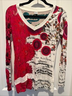 Desigual White Long Sleeve V-Neck Graphic Top shimmer flowers and script